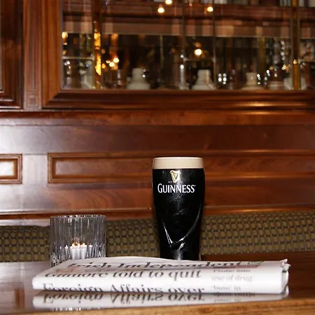 Oaks Hotel