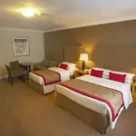 Oaks Otel