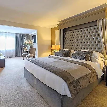 فندق Oaks 4*