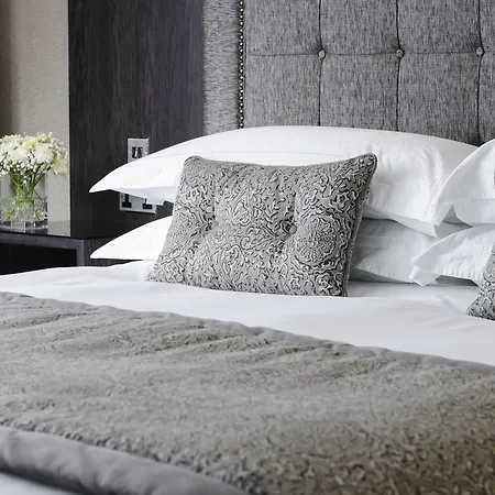 Oaks Hotel 4*