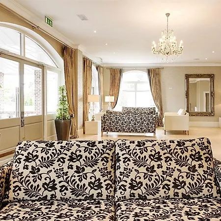 فندق Oaks 4*