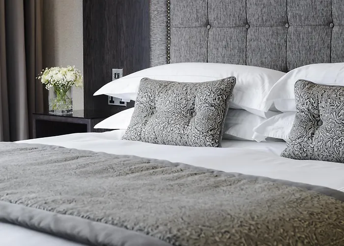 Oaks Hotel 4*