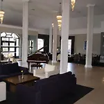 Oaks Szálloda 4*