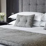 Oaks Szálloda 4*
