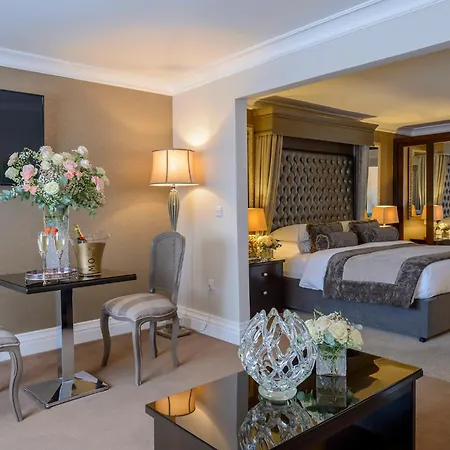 Oaks Hotel