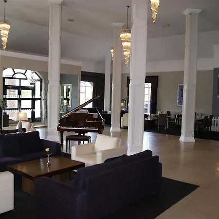 Oaks Hotel 4*